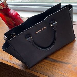Michael Kors / Black Crossbody and Shoulder bag